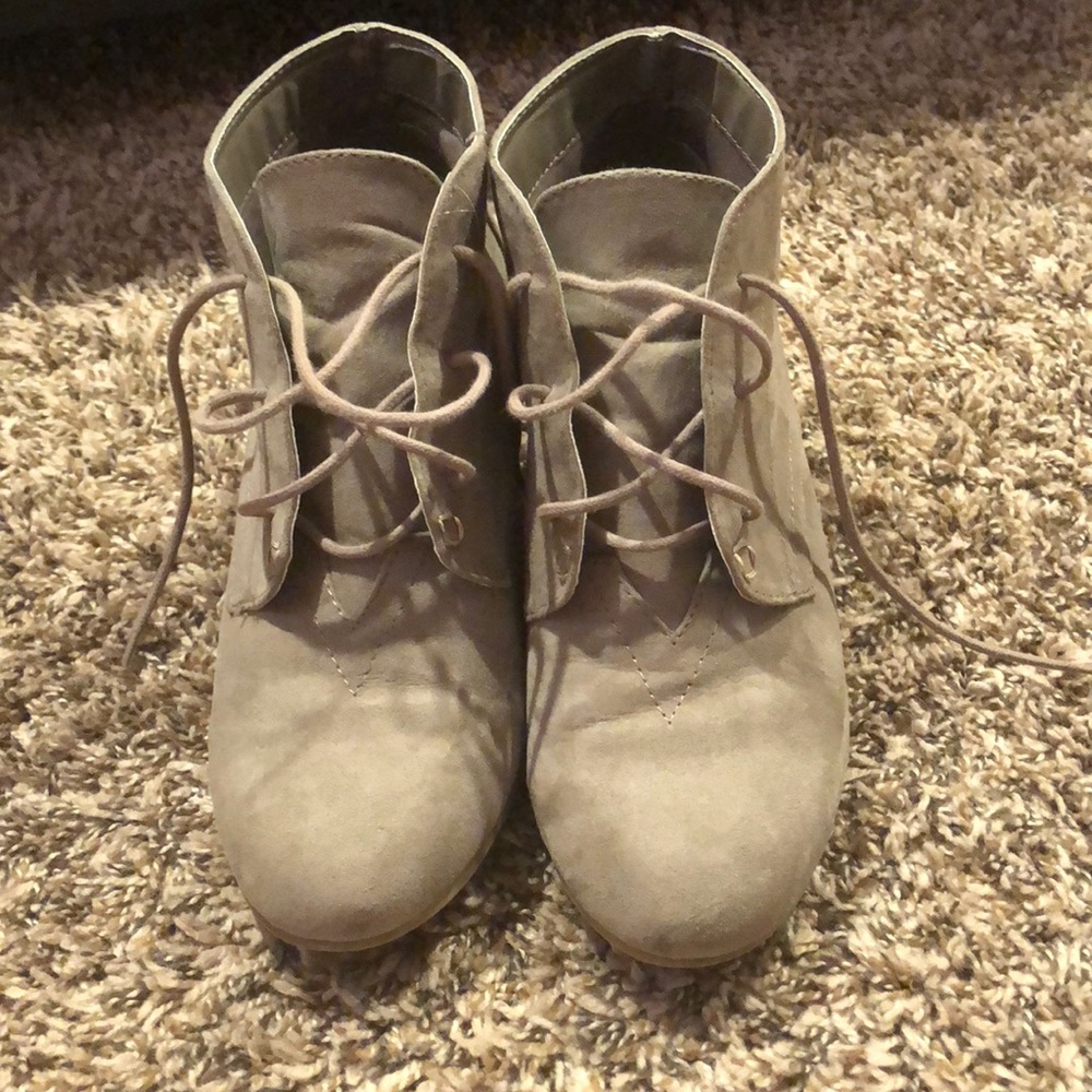 Charlotte Russe gray wedges